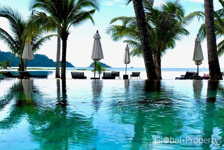 image 33 GPPH0483 Luxury Beachfront Pool Villa with 9 Bedrooms